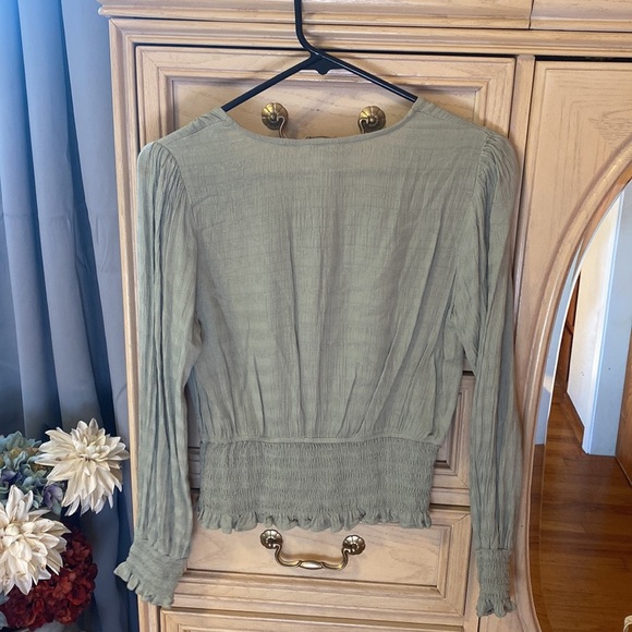 Japna Green Blouse - Picture 6 of 6